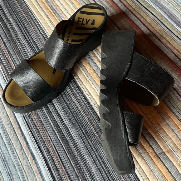 FLY LONDON π‘ Black Leather Slip-On Wedge Sandals - Picture 9 of 11